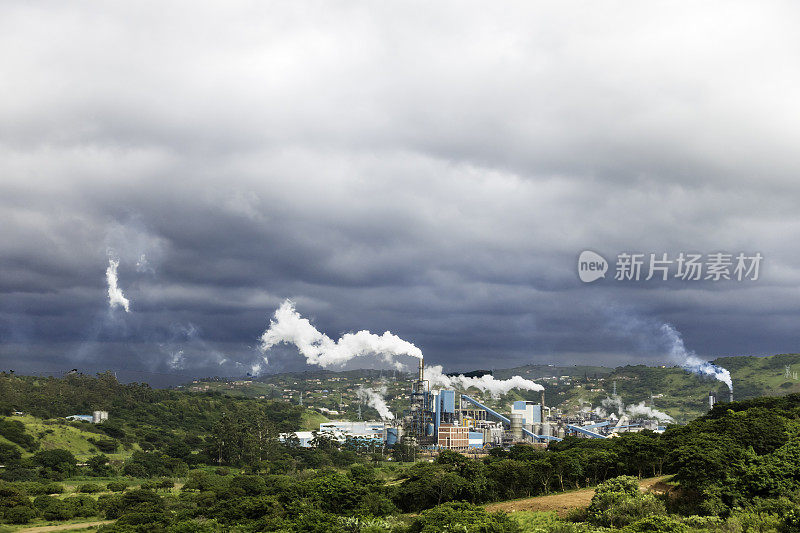 南非夸祖鲁-纳塔尔省的Sappi Mill遭遇暴风雨